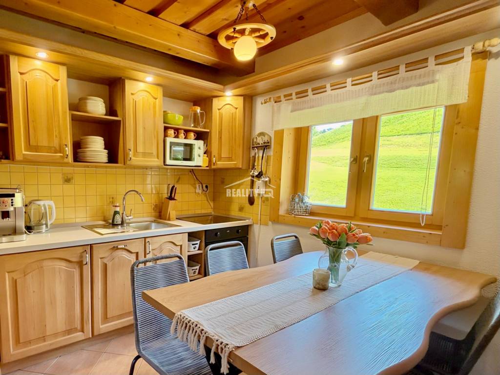 Investičná chata v Zázrivej s vlastnými vlekmi - EXKLUZÍVNE - 12