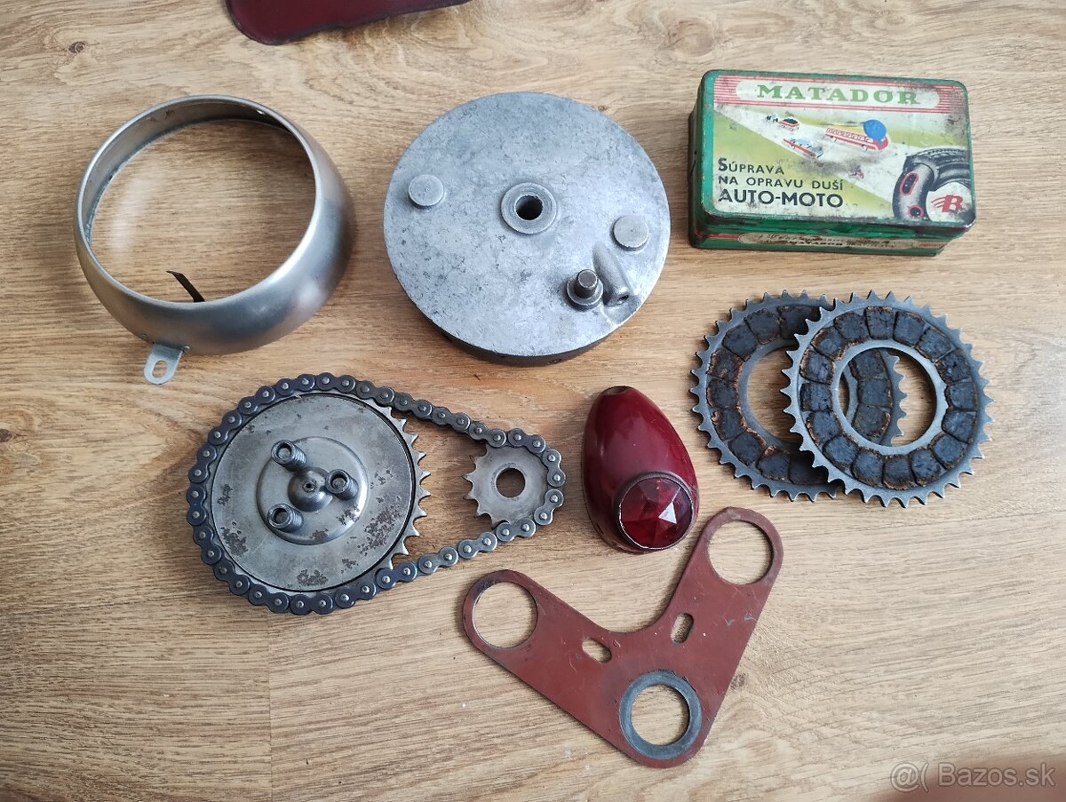 Prodám náhradní diely pro JAWA 550 pařez a jawa 555 - 12