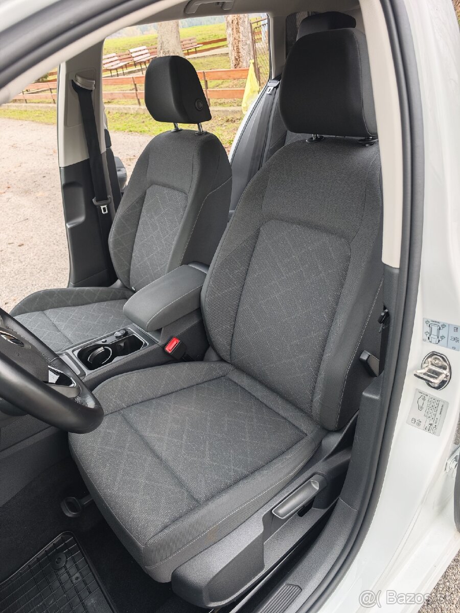 VW Golf 1.5 TSI Life Virtual kokpit Front&Lane Assist - 12