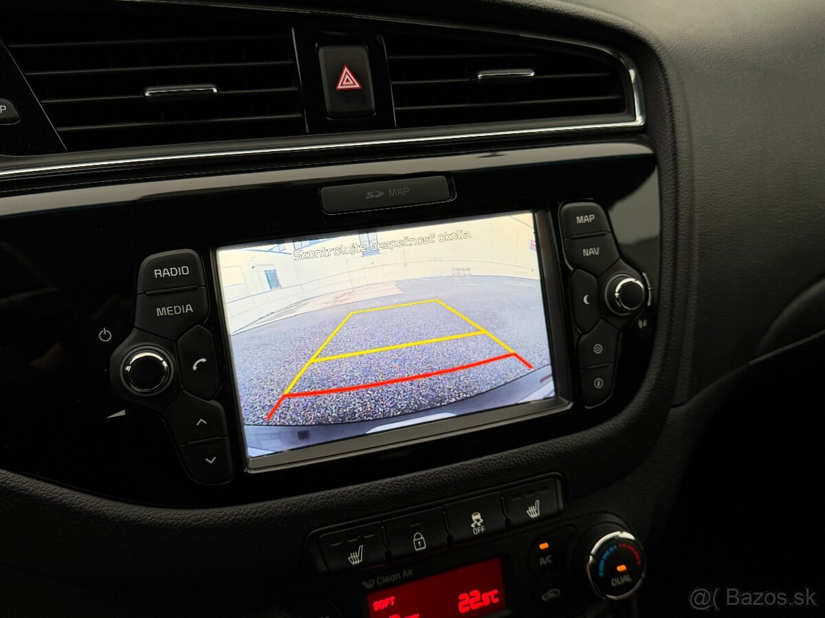 Kia Ceed 1.4i facelift 2016 Gold+ Navi Výhrev Kamera SR auto - 12