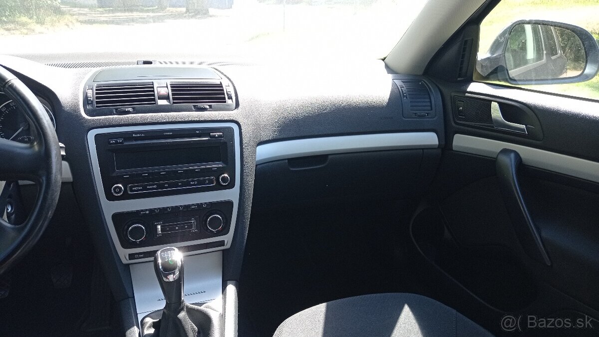 Škoda Octavia, 1,2 TSi 77KW Klima, Serviska - 12