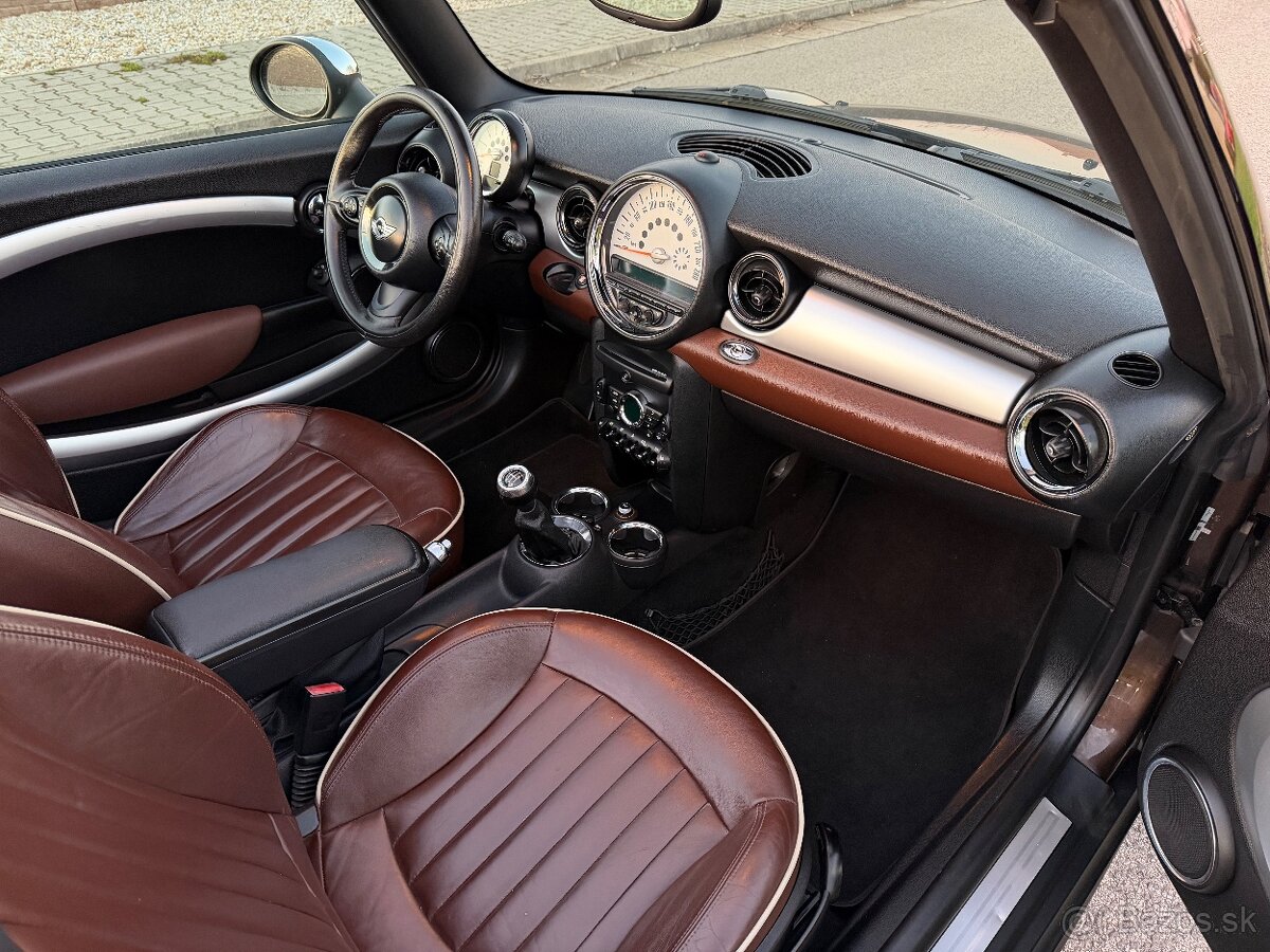 Mini Cooper Cabrio 1.6 • Benzín • 2011 • - 12