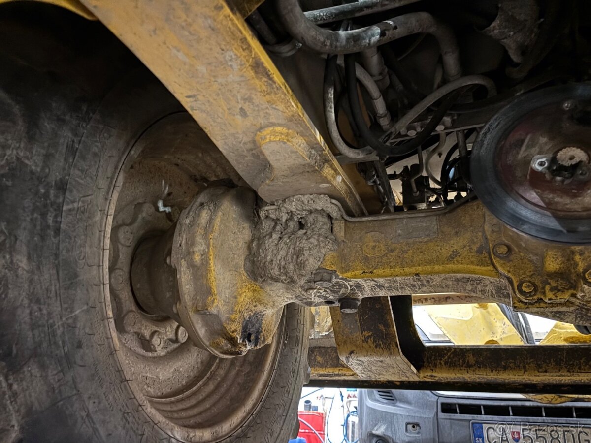 KOMATSU WB 93R-5EO - 12