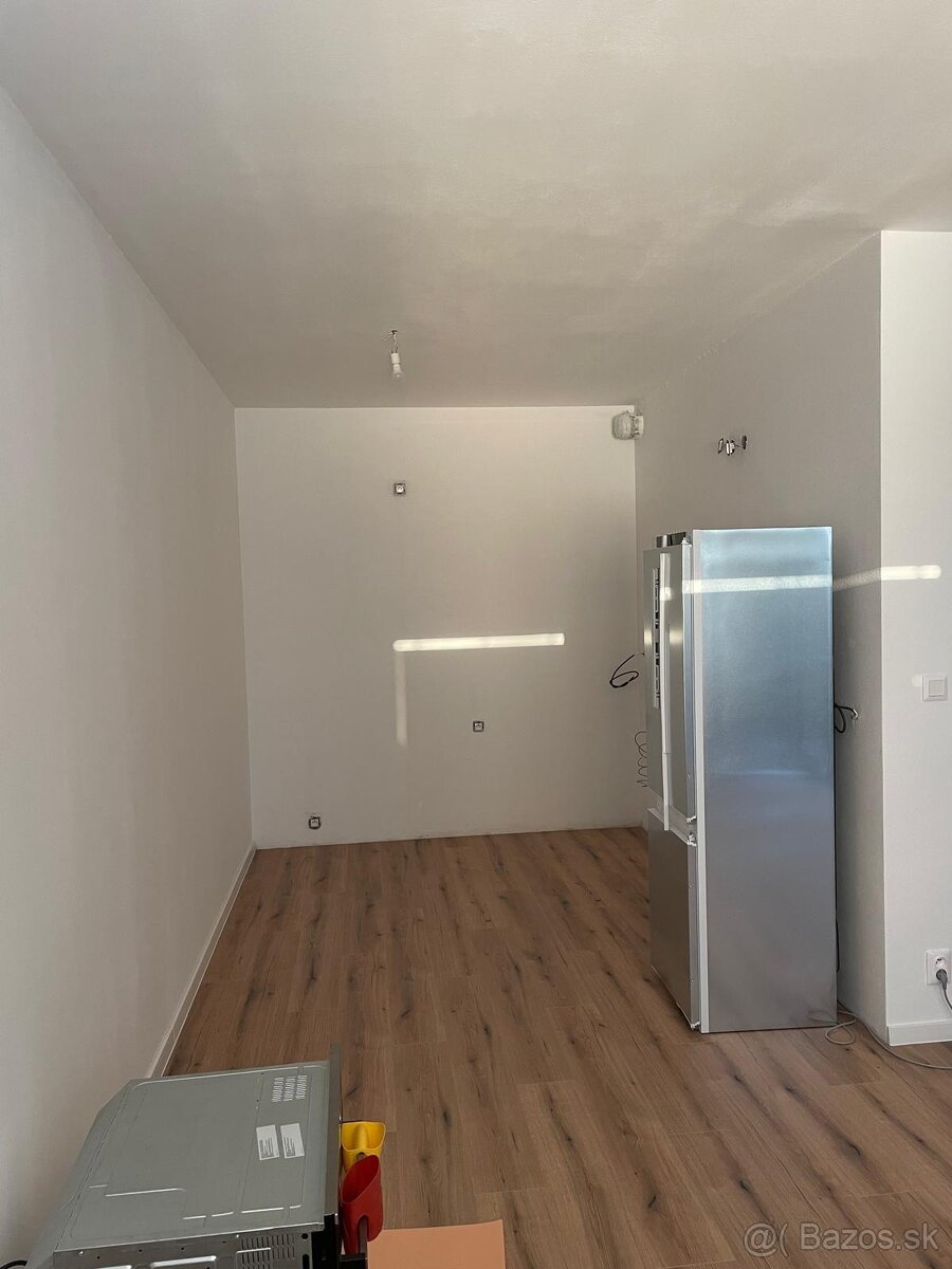 MAJSTER STOLÁR - 12