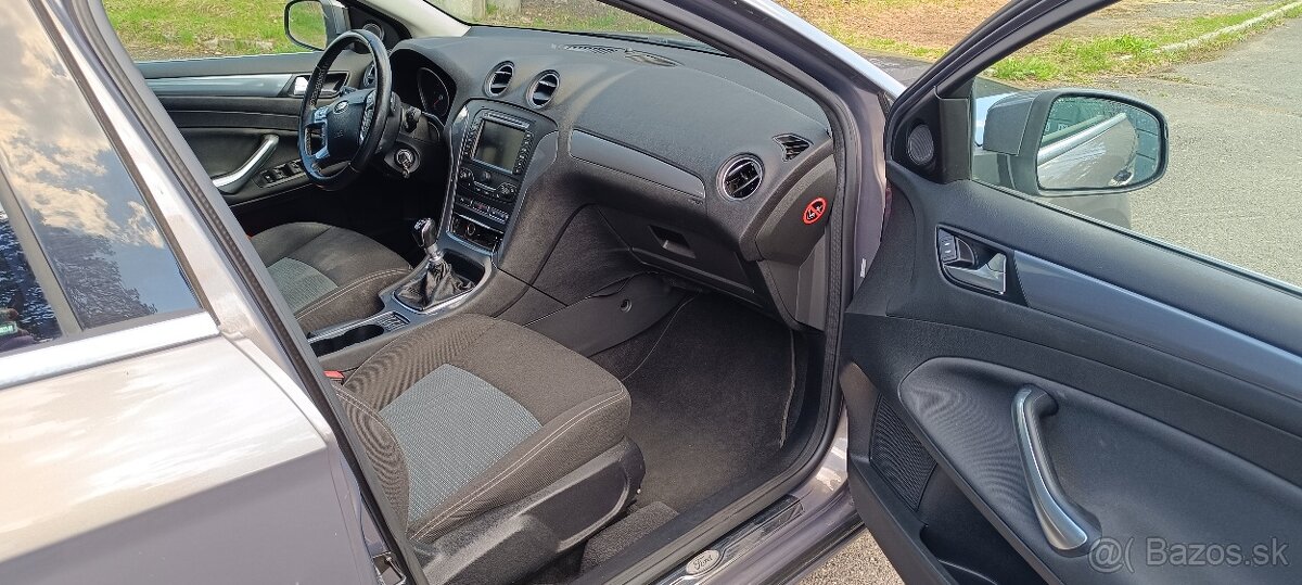 Predám Ford Mondeo MK4 Combi 2.0 tdci r.v. 08.2012 - 12