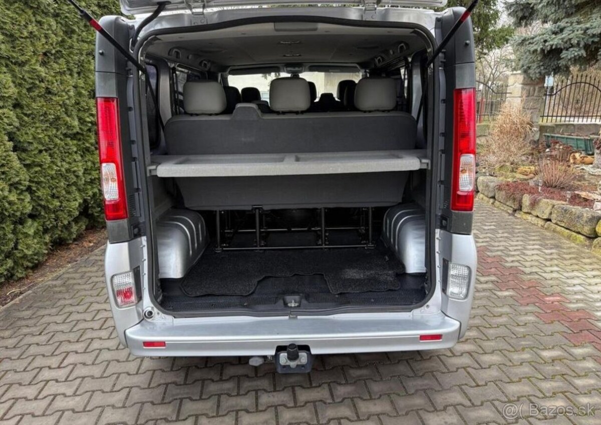 Renault Trafic 2,0DCi 9 Míst pravidel.servis nafta manuál - 12