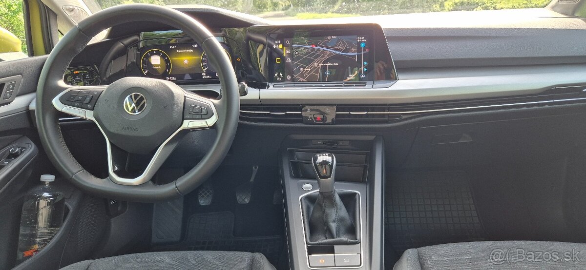 VW Golf Variant 8 v zaruke so zimnymi pneu gratis - 12