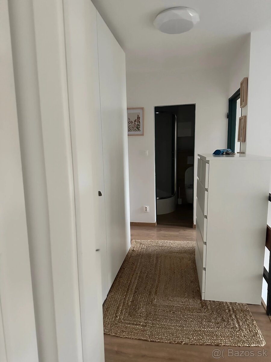 4iz rodinný dom pri OC VIVO so záhradkou - 12