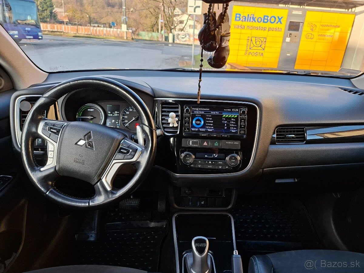 Mitsubishi Outlander 2.0 PHEV 4x4 - 12