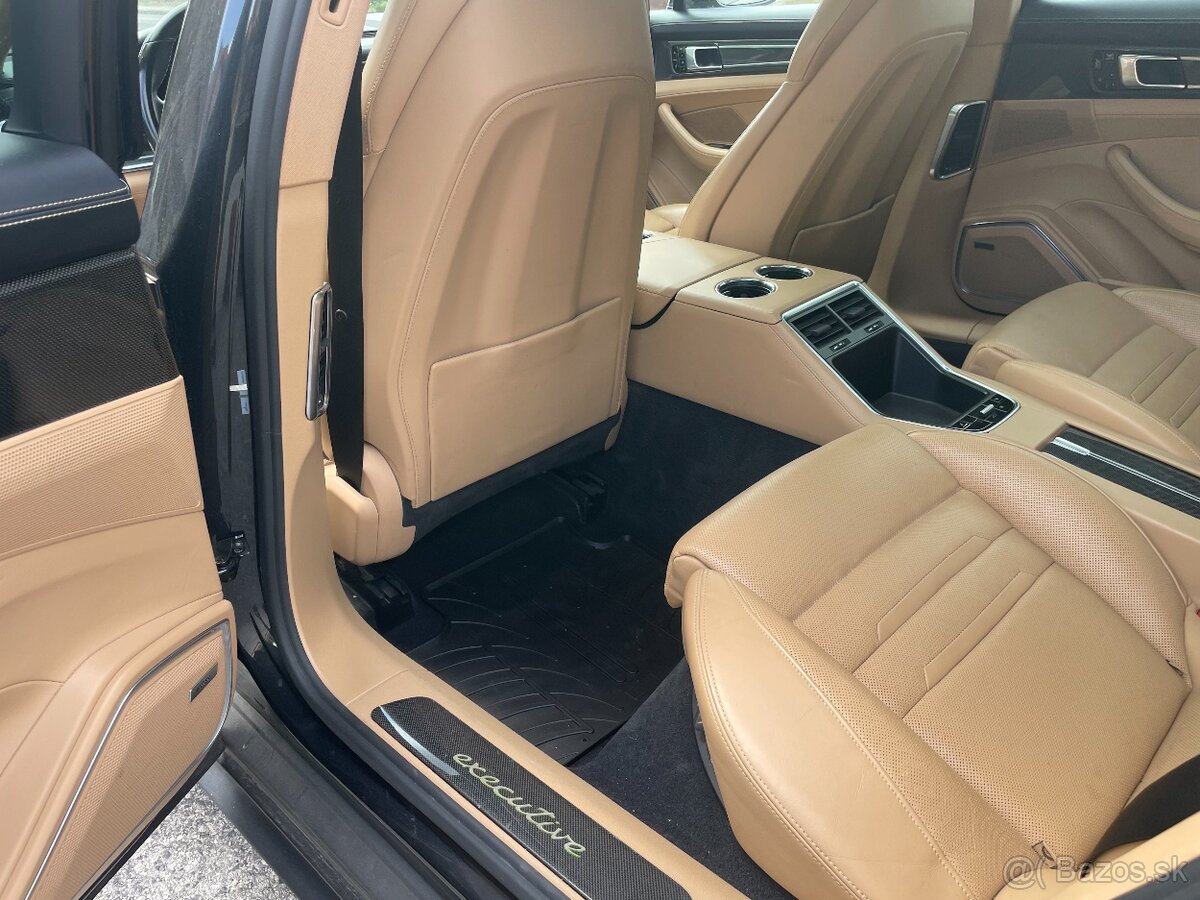 Predám PORSCHE PANAMERA 4 E-Hybrid 4x4 A/T - 12