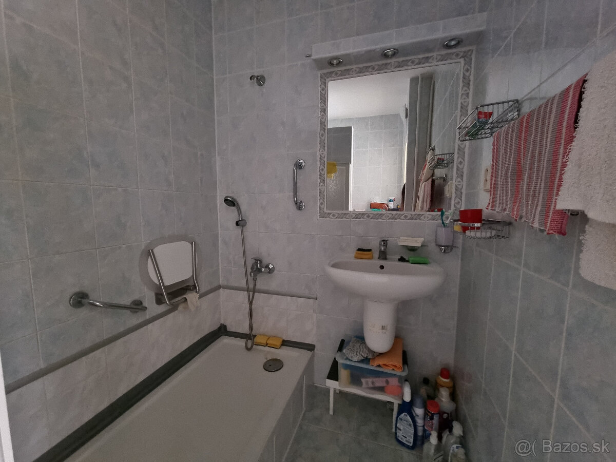 4 IZBOVÝ BYT s LOGGIOU 78 m2 A.HLINKU PIEŠŤANY- ZNAL.POSUDOK - 12