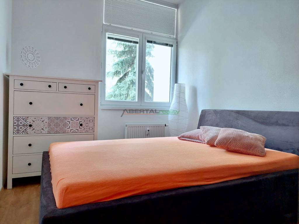 Nájom - 2izb.Račianska, 42 m2, komplet zariadený, balkón aj - 12