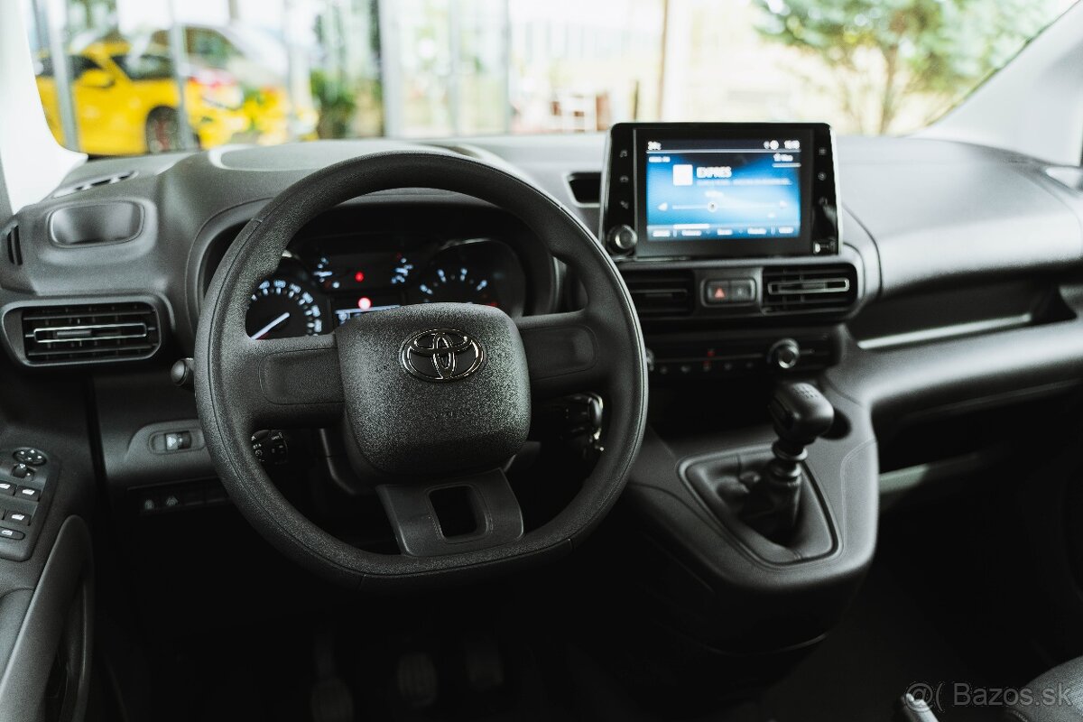 Toyota Proace City Verso Shuttle Short 1.5D 102k MT/6 - 12