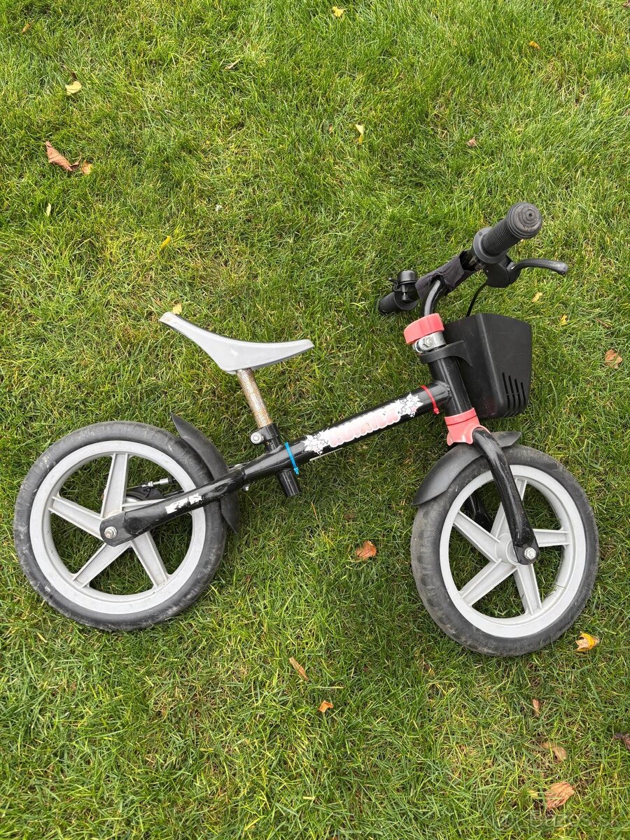 Lyže, palice, bicykle, nosič - 12