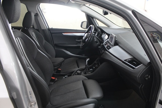 BMW Rad 2 Active Tourer 2 218d Sport Line A/T - 12