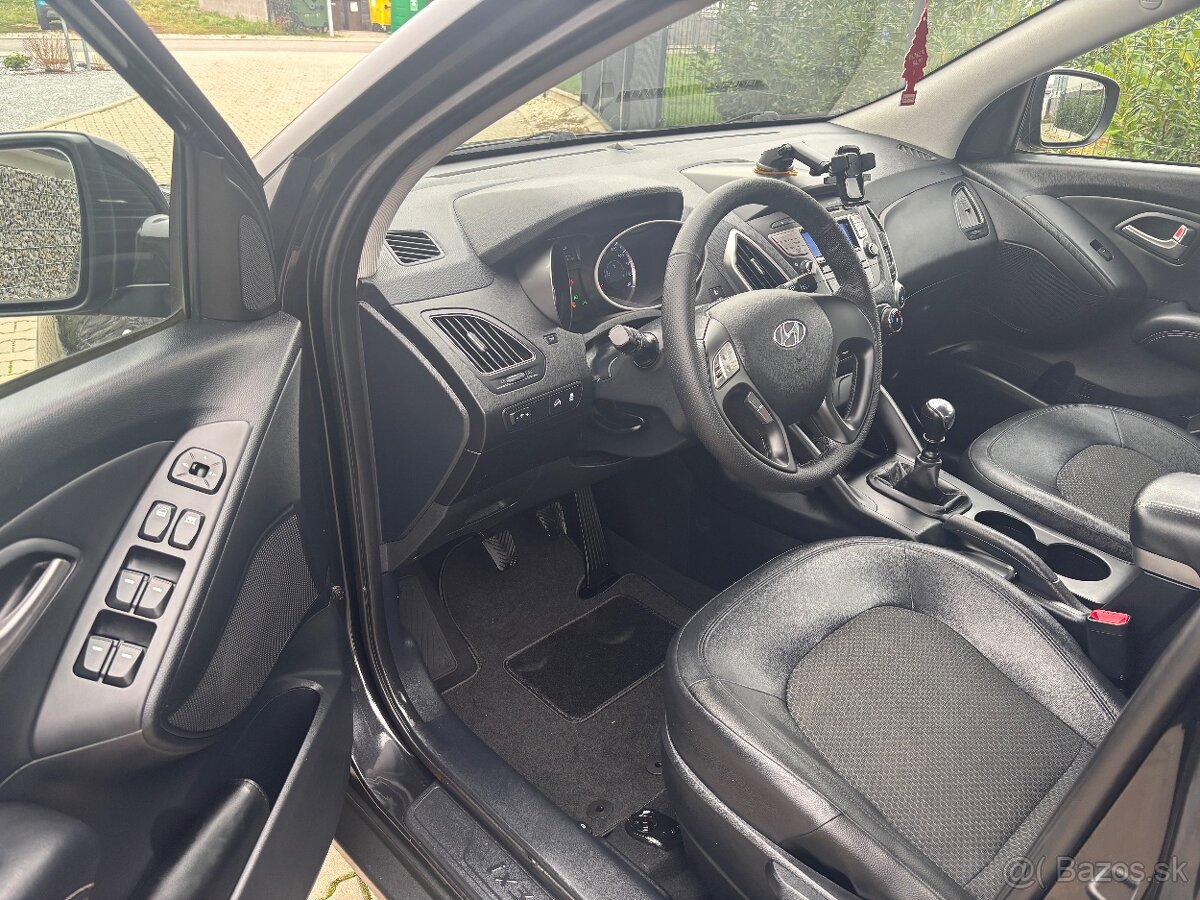Hyundai IX 35 1.6.GDI 147000KM KÚPENÉ V SR - 12