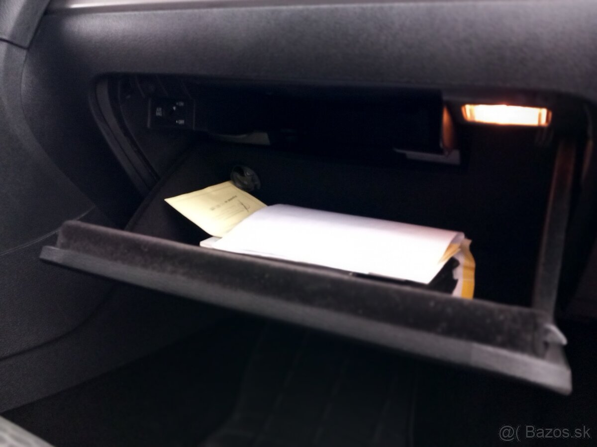 VW Golf 6, 1.2 TSi, 63 kW. Rok 2010 - 12