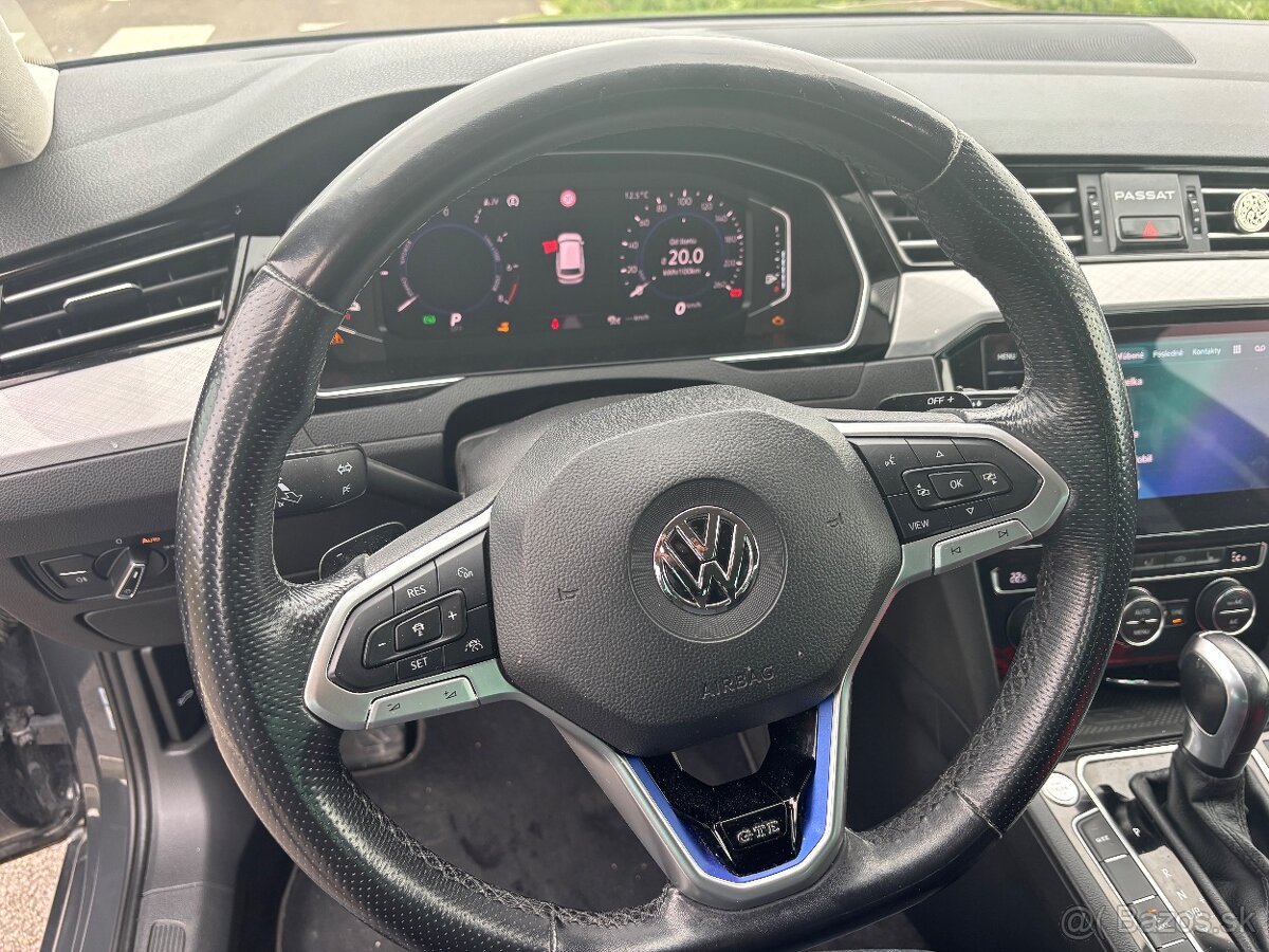 VW Passat GTE - 12