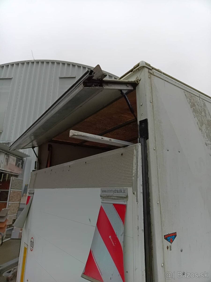 Príves s hydraulickou rampou - 12
