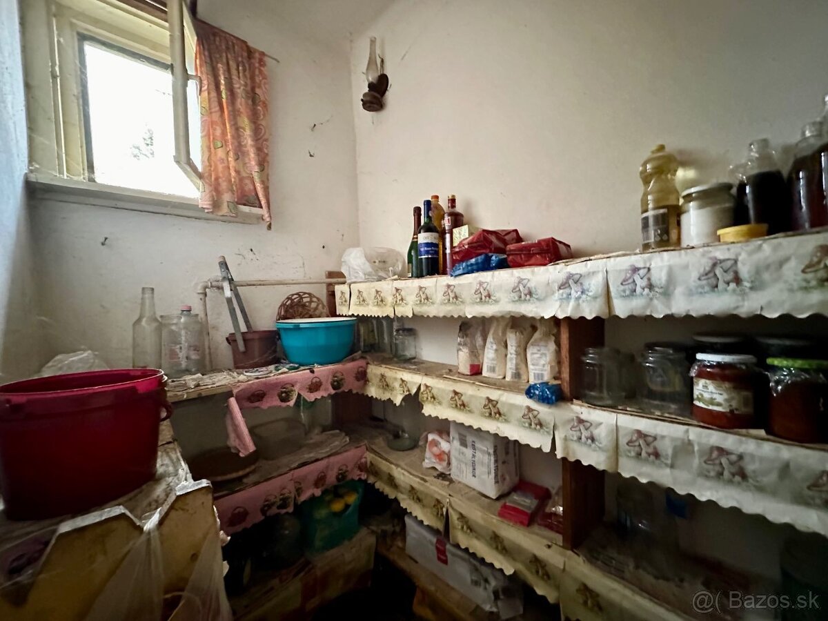 MAĎARSKO - ENCS PEKNÝ TROJIZBOVÝ DOM S ROZLOHOU 80 M2 A PEK - 12