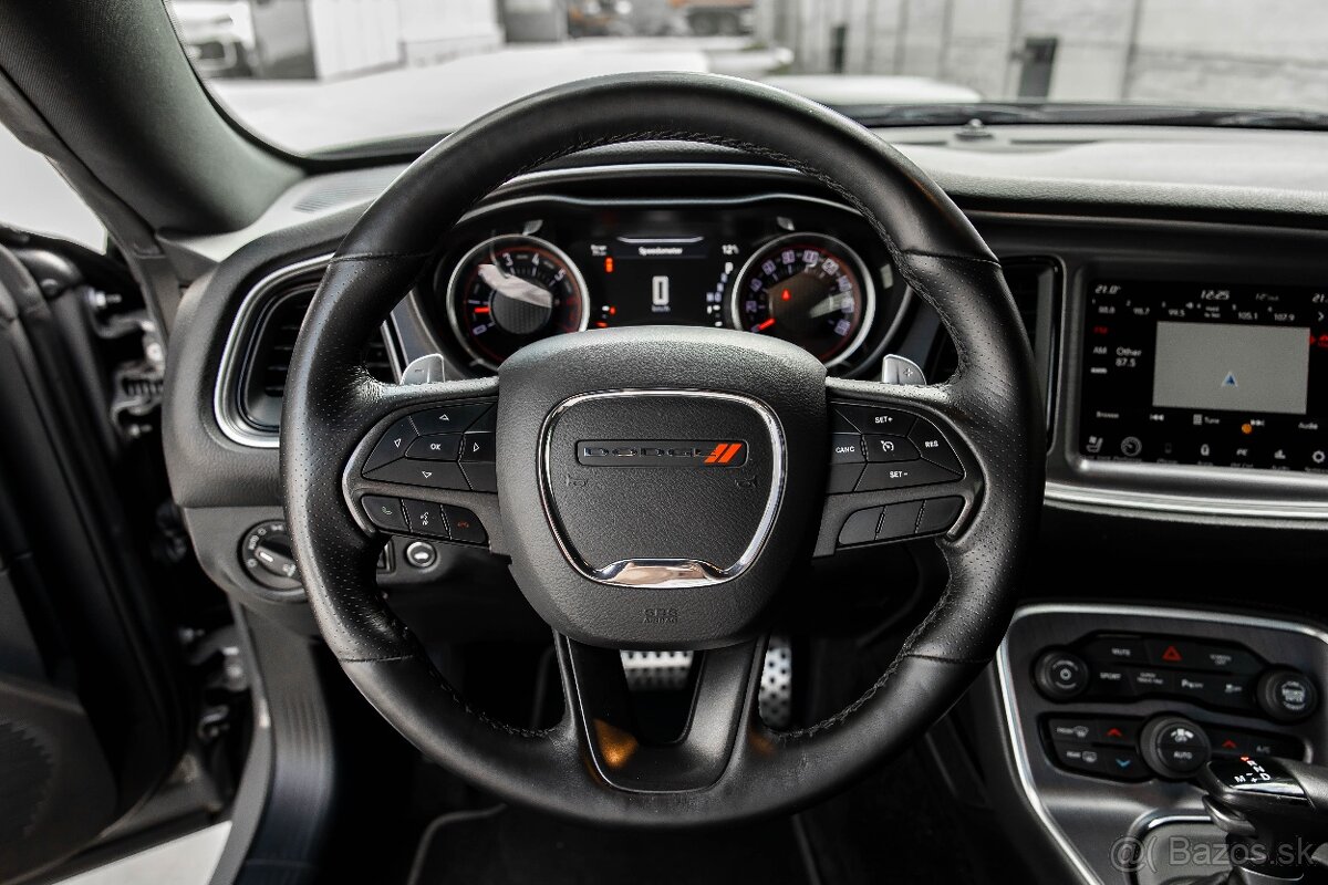 Dodge Challenger 392 Hemi Scat Pack Shaker - 12