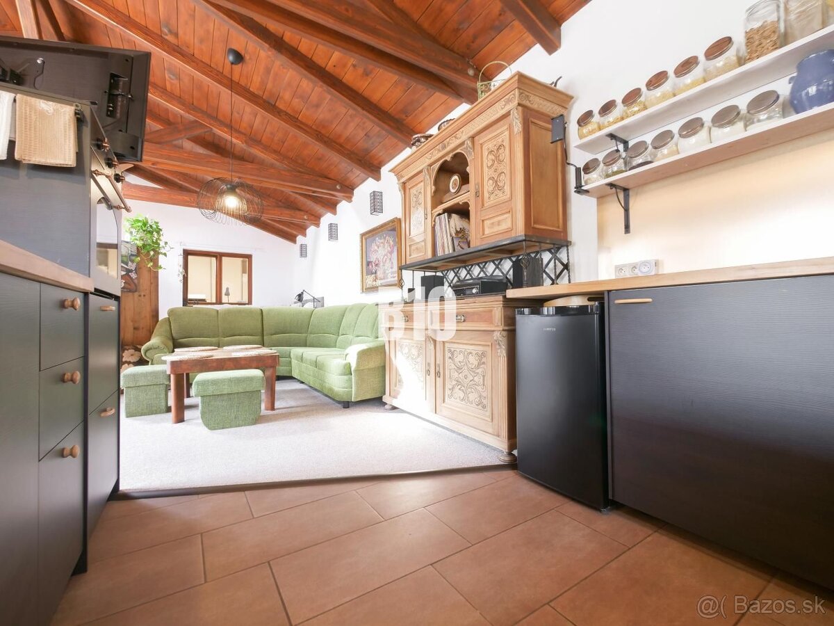 Tichá ulička - priestranný RD - krásny pozemok - 12