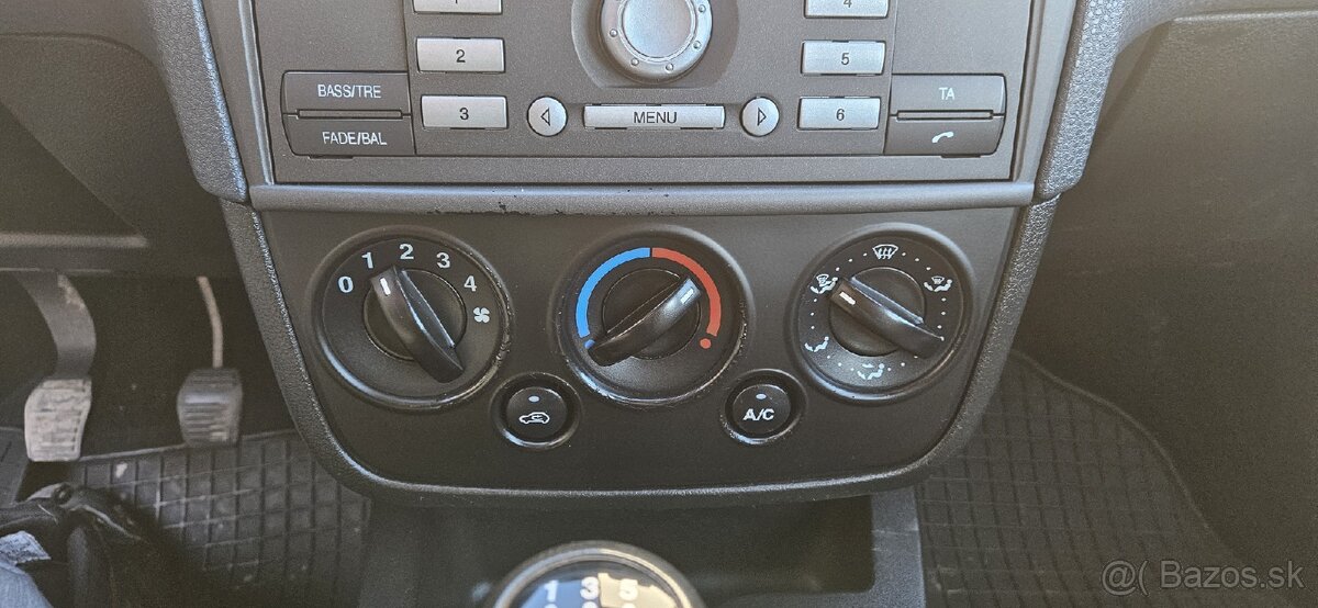 Ford Fiesta 2008 1.4 diesel Klíma - 12