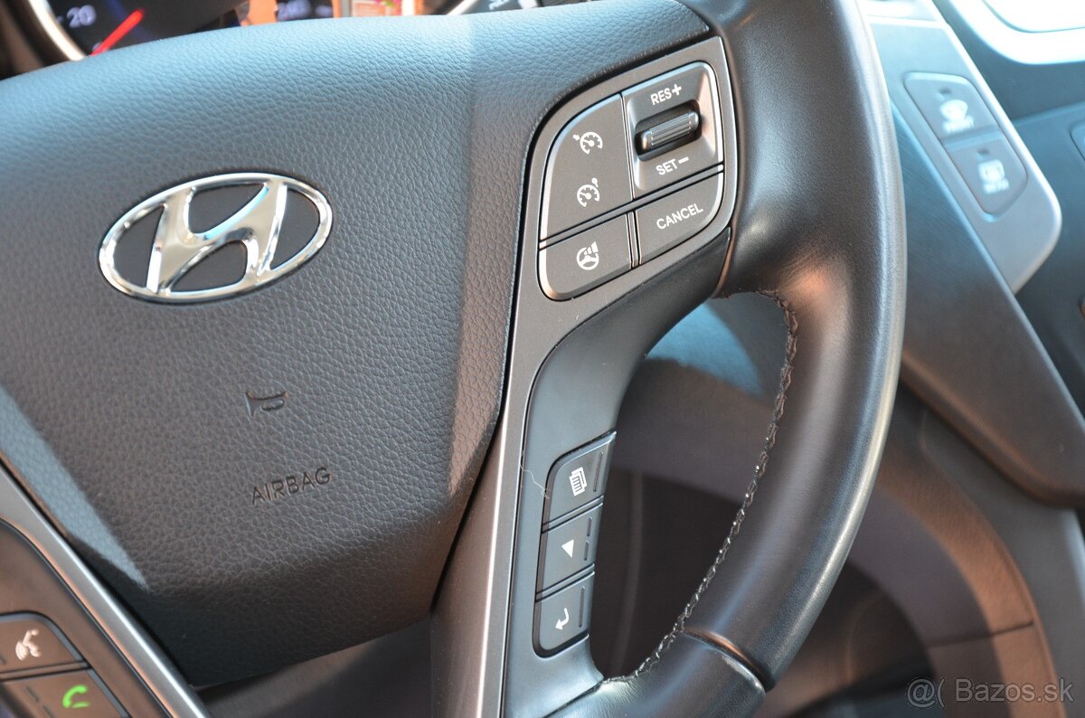 Hyundai Santa Fe 2,2 CRDi PREMIUM 4x4 AT6 145KW - 12