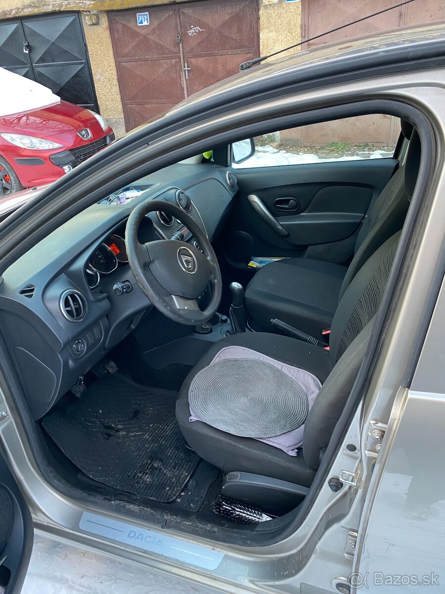 Predam Dacia Sandero 1,2 16V - 12