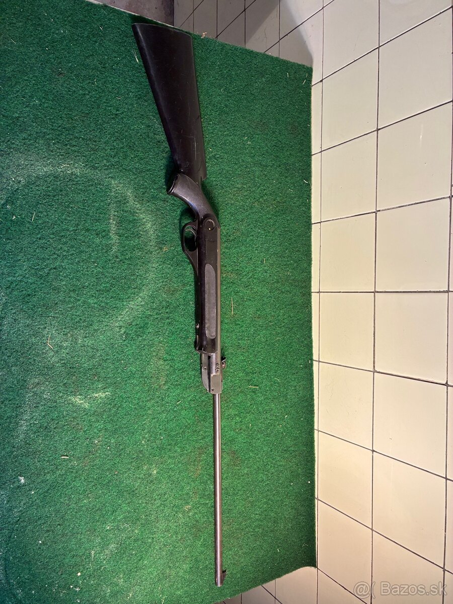 Ruská Vzduchovka iz - 12