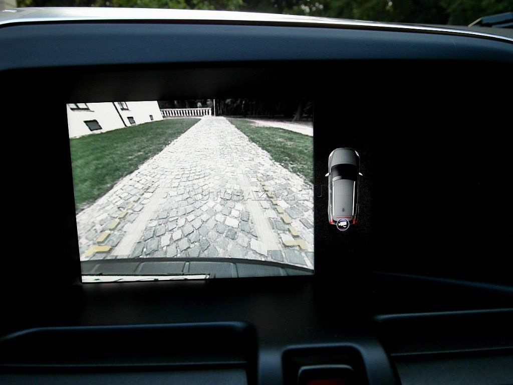 Predám Volvo XC60 2,4 D5 158 kW AWD ( 4x4 ) - 12