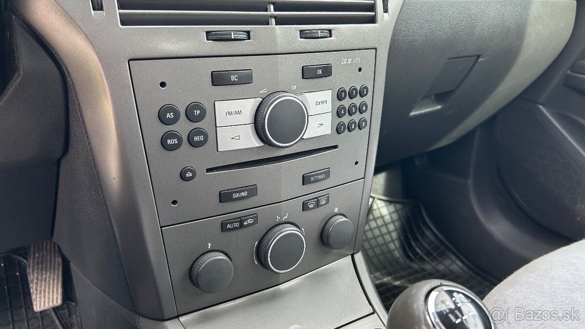 Opel Astra H Caravan 1.4 66kw - 12