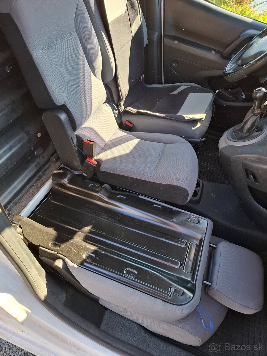 Peugeot Partner - 12