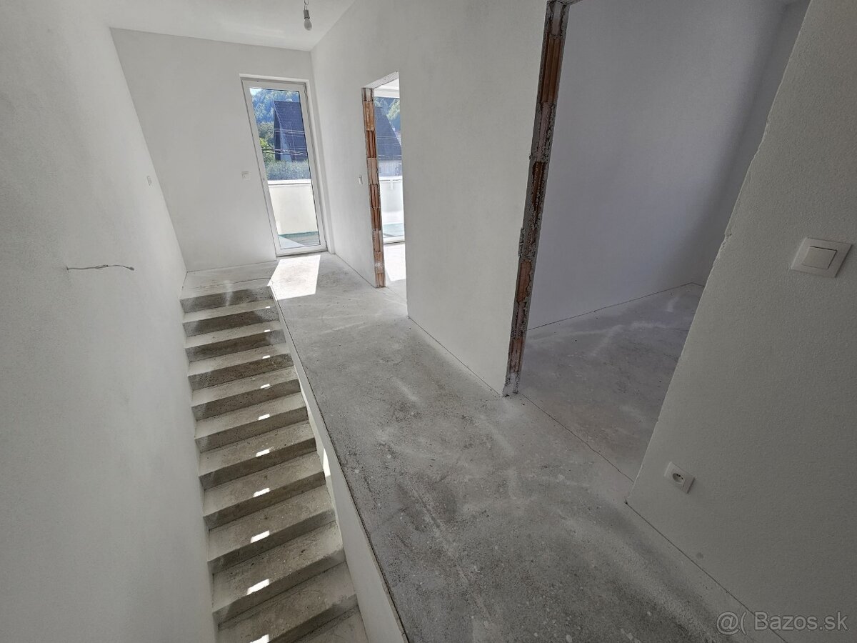 Predaj 4 izb.dvojpodlažného domu v mestskej časti Strážov - 12