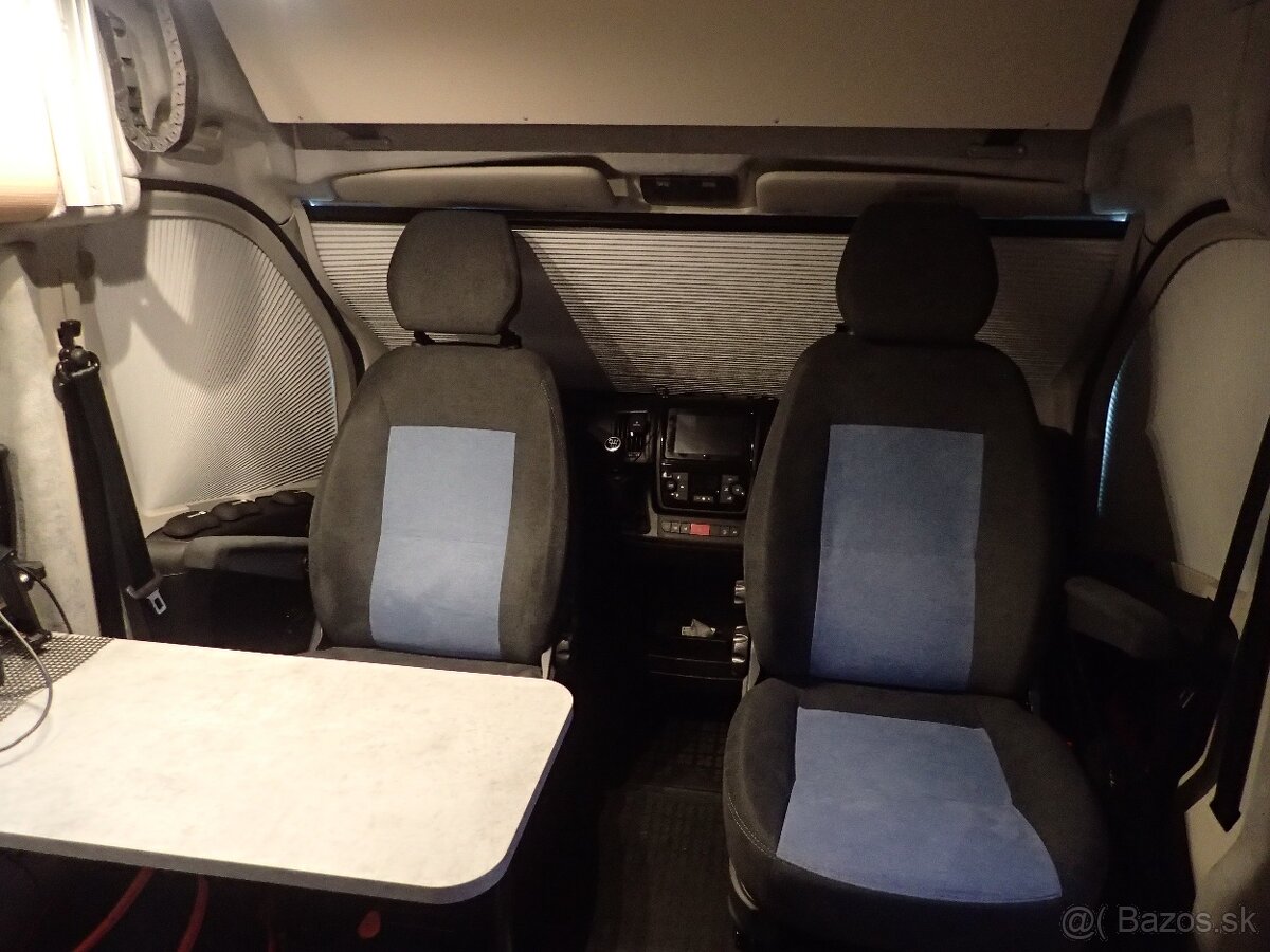 Zánovná vestavba obytné auto karavan L4H3 pre 4 osoby - 12