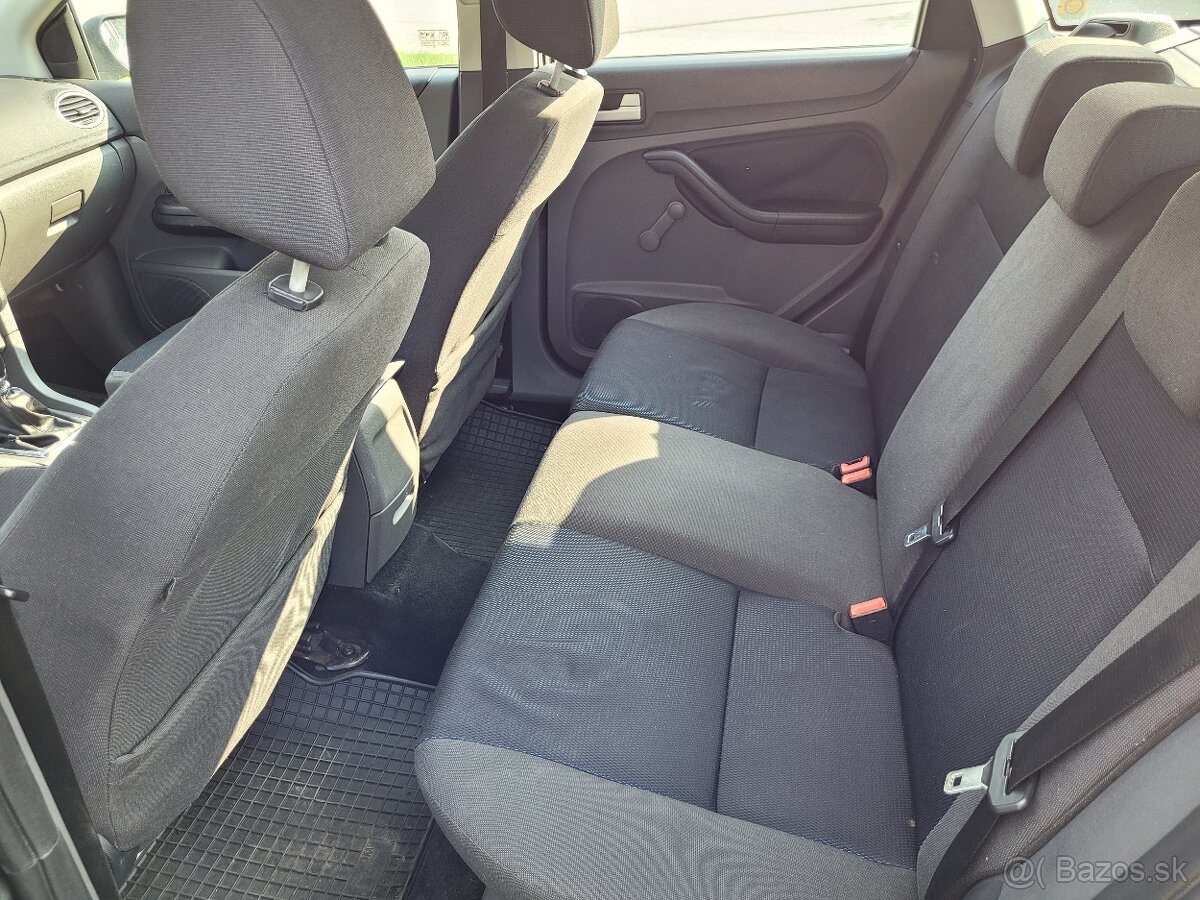 Ford Focus kombi - 12