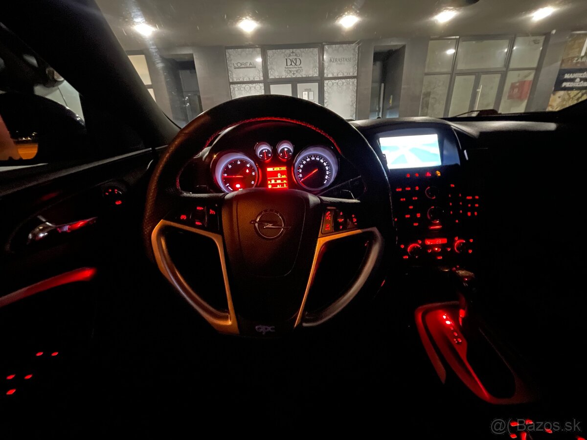 Opel Insignia Sport Tourer OPC - 12