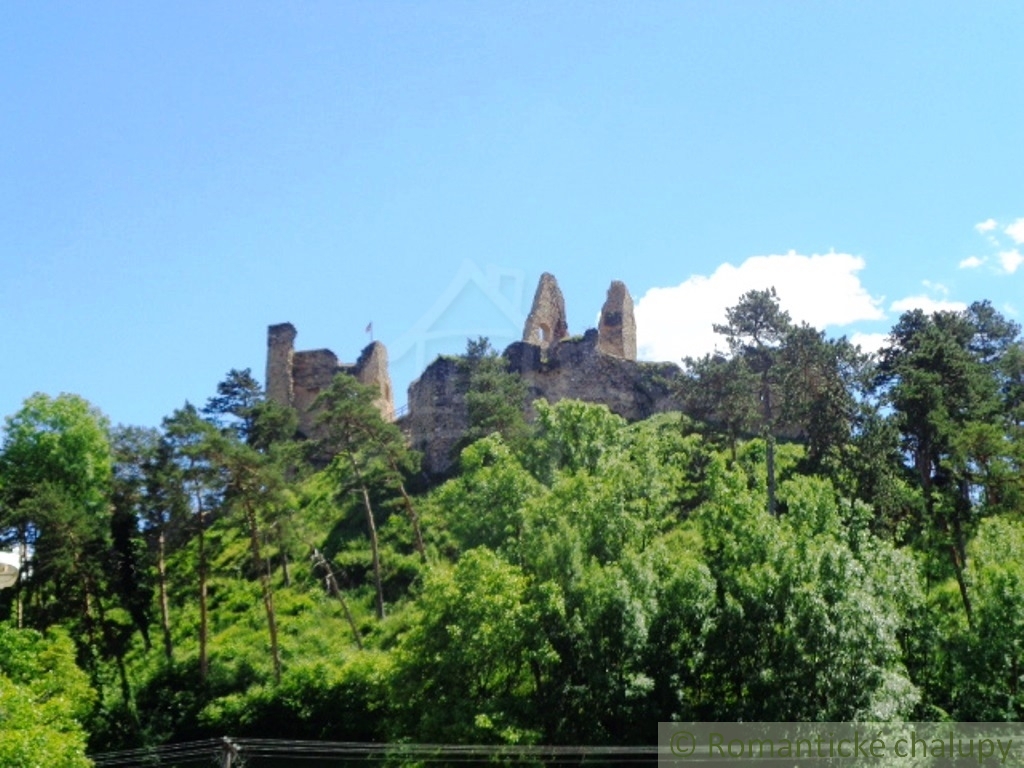 Rozsiahly pozemok na výstavbu v okrajovej časti Divína - 12