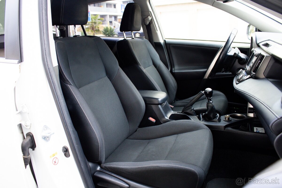 Toyota RAV4 2.0 111kw MT/6 4x4 2013 / Kúpené na Slovensku - 12