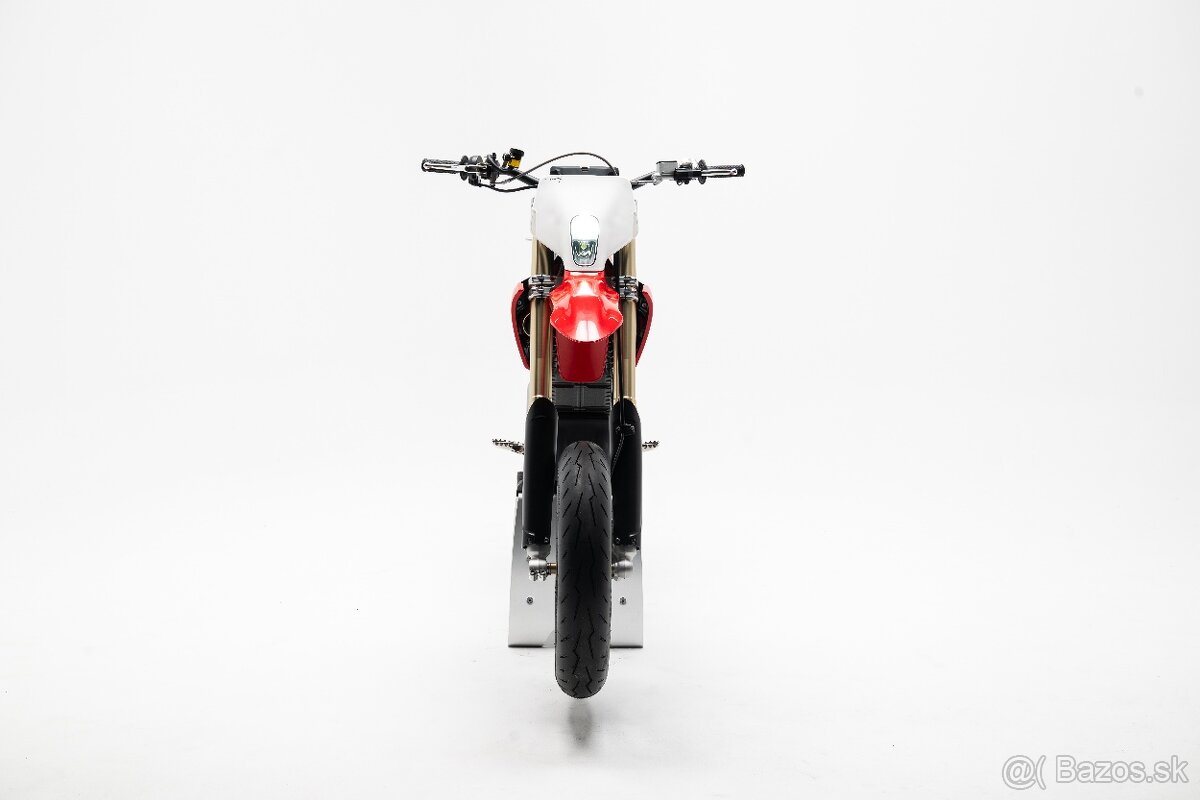 STARK VARG SM (Supermoto) - "Alpha 80HP" 12999 - 12