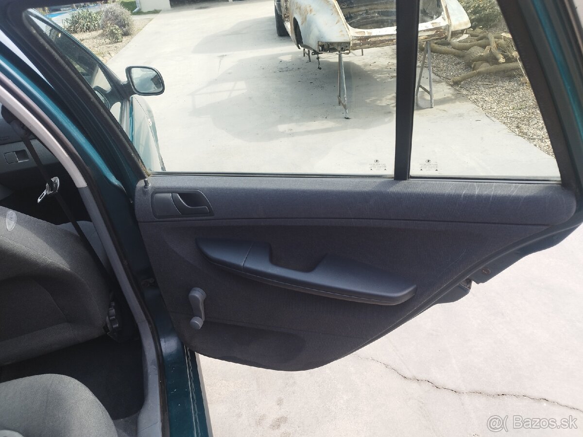 Predám Škoda Fabia 1.4 mpi - 12