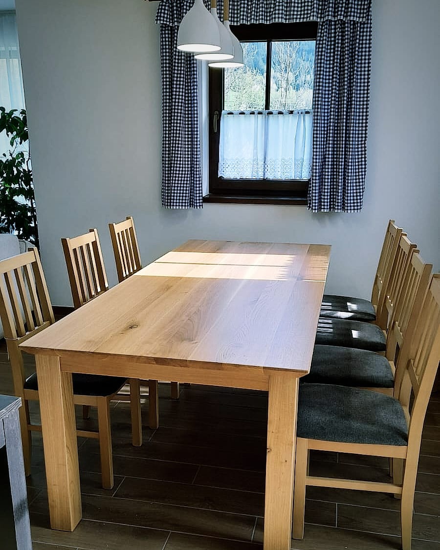 Jedálenský stôl - 12