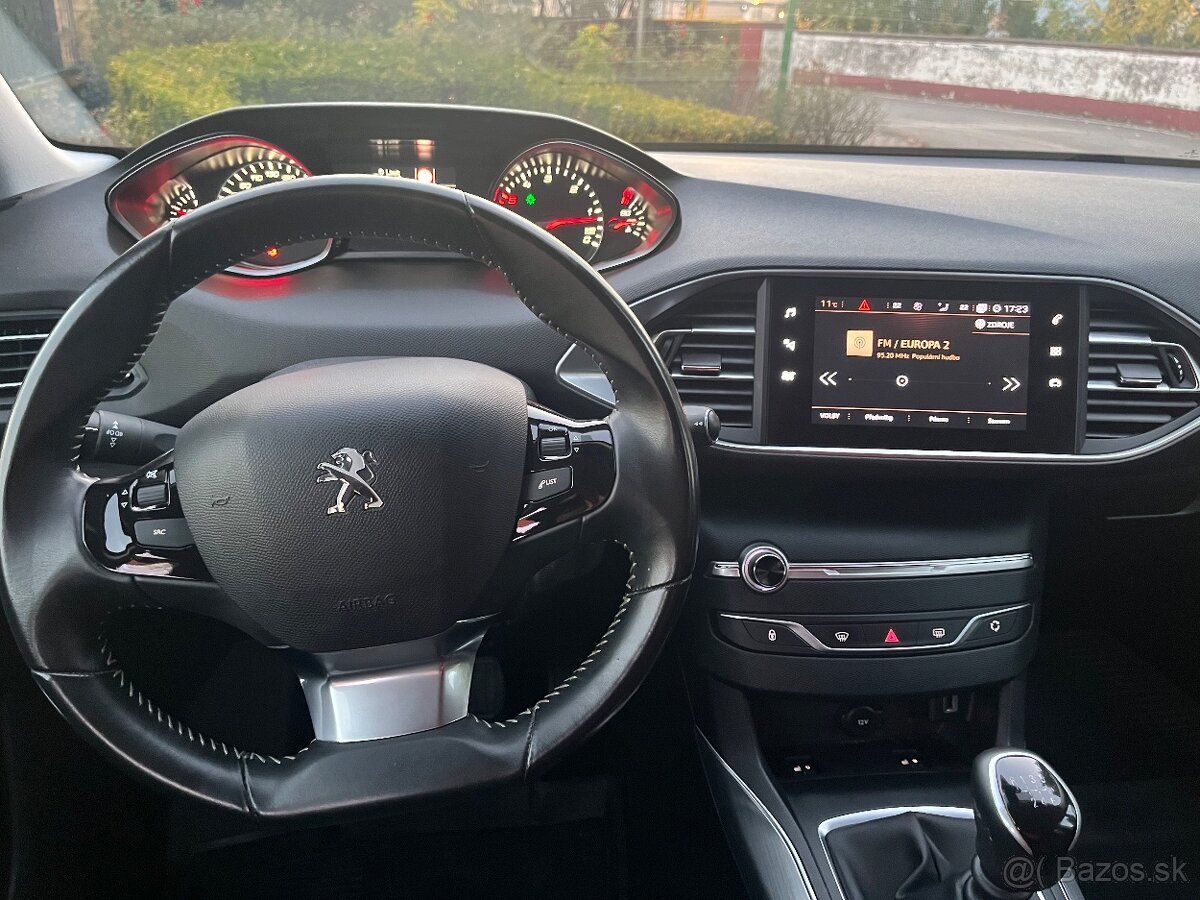 Peugeot 308,1.5 Blue HDi-96kw, rok 2020 - 12