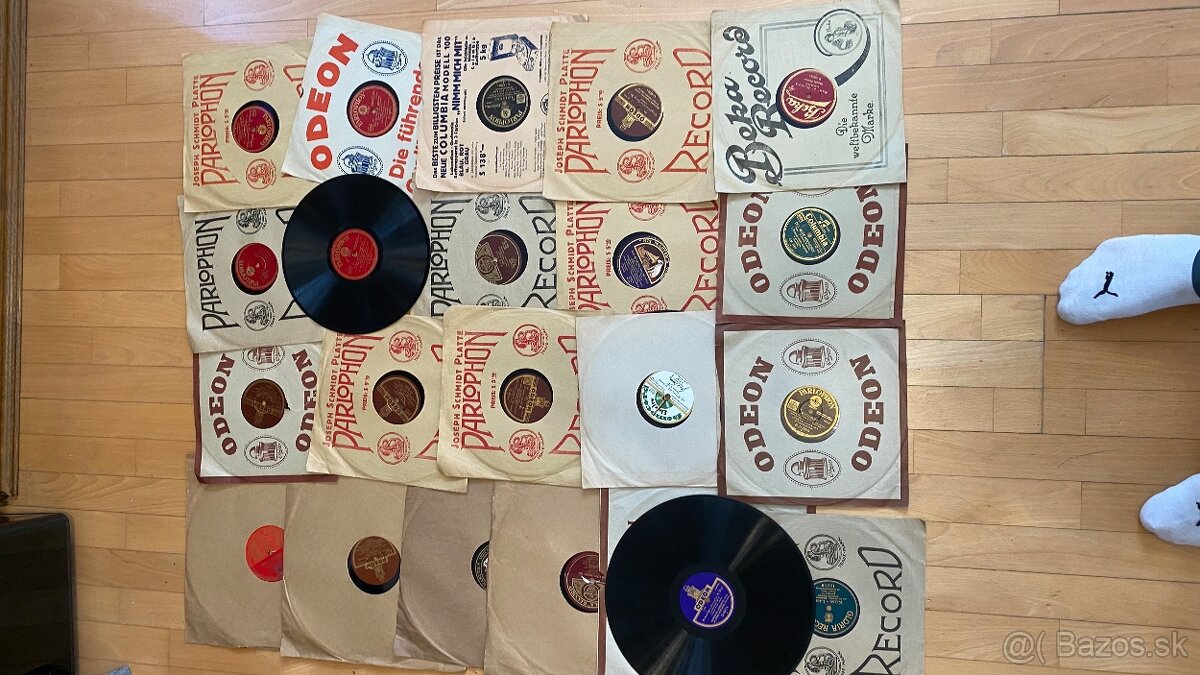 Predam starý zberatesky Gramafon Coumbia spolu zo zbierkou p - 12