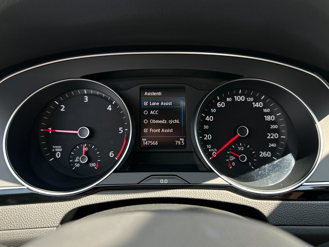 Volkswagen Passat Variant 2.0 TDi DSG 4Motion - 12