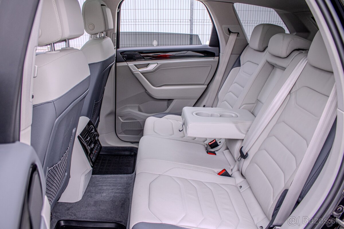 Volkswagen Touareg 3.0 V6 TDI SCR 210kW R-Line 4Motion - 12