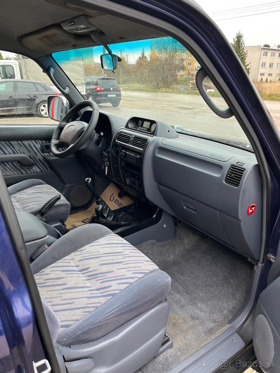 Toyota Landcruiser 90 3.0 92kW = 4x4, Bez korozie = - 12