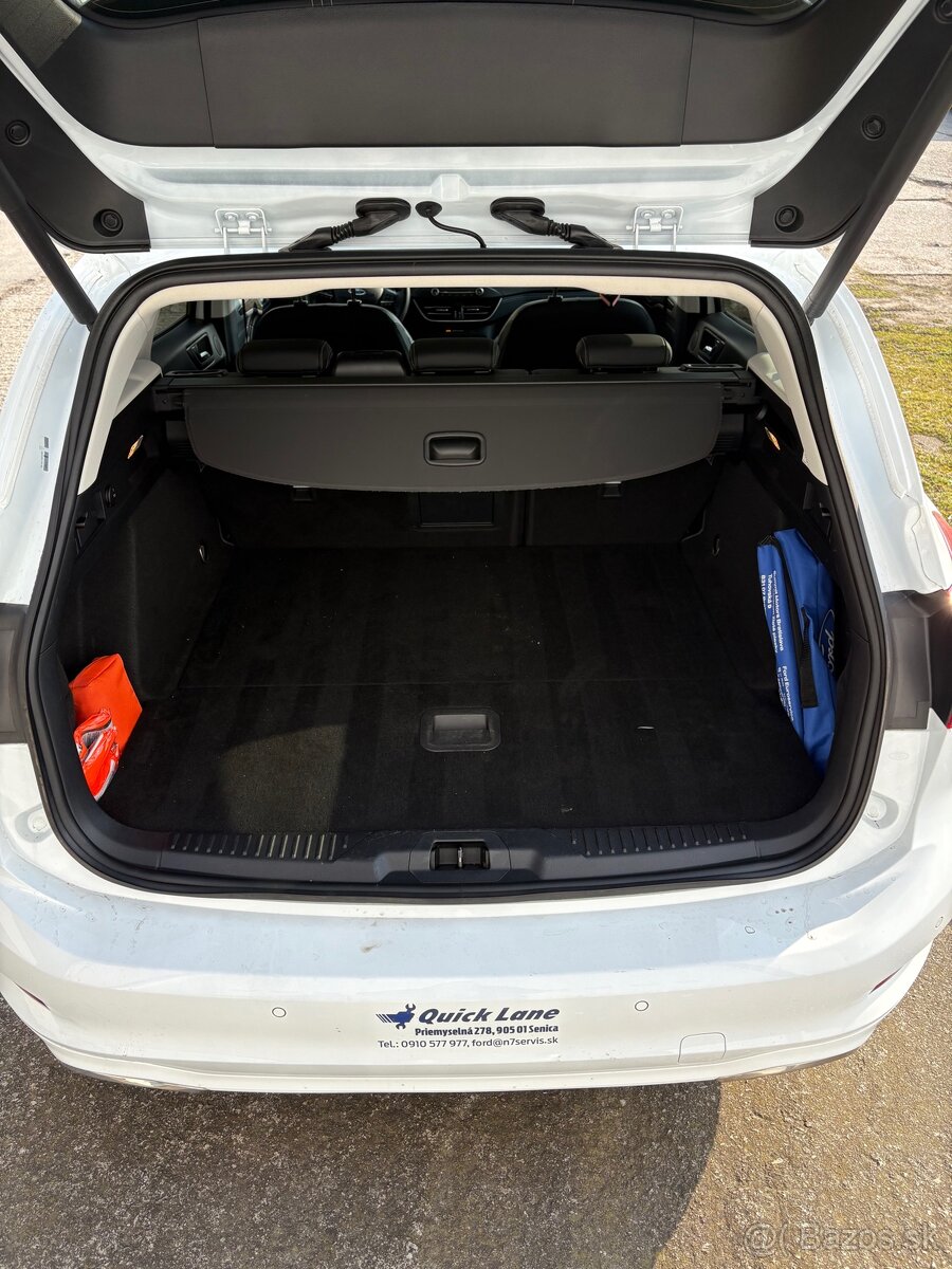 Ford focus combi vignale 2,0 A/T, 110kw, 2019 - 12