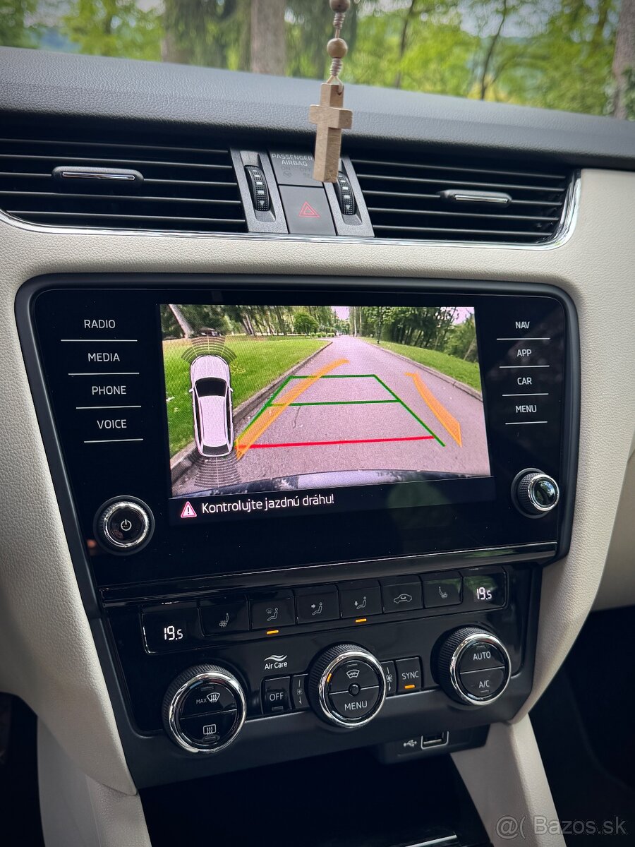 ŠKODA OCTAVIA COMBI 1.4 TSi - 12