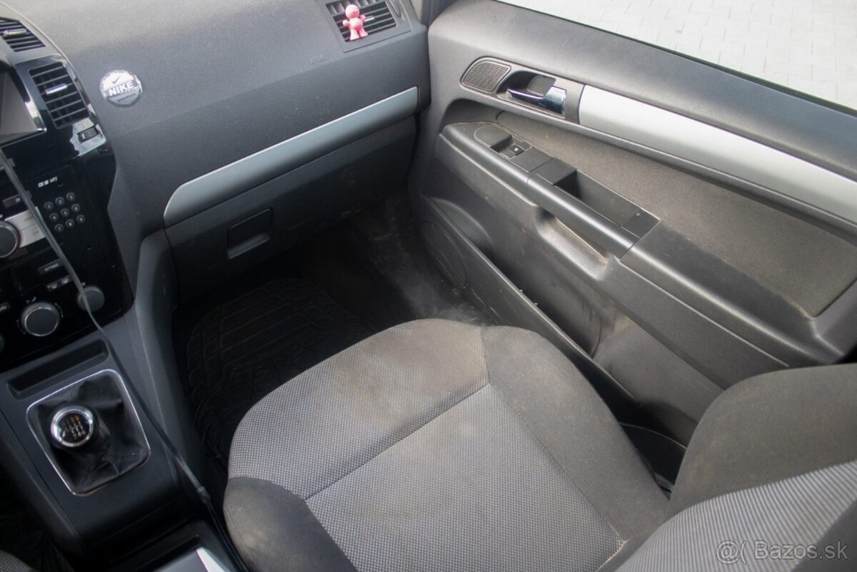 Opel Zafira 1.9 DT 88kW M6 - 12